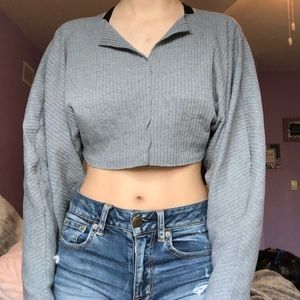 Cropped long sleeve grey top